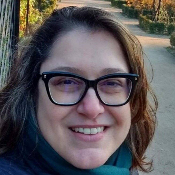 Dra. Cláudia Razzino